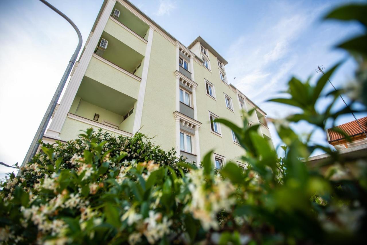 Velipoja Apartments Apartment